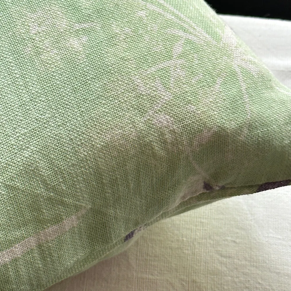 18" x 18" 2308 Pillow in Sprout