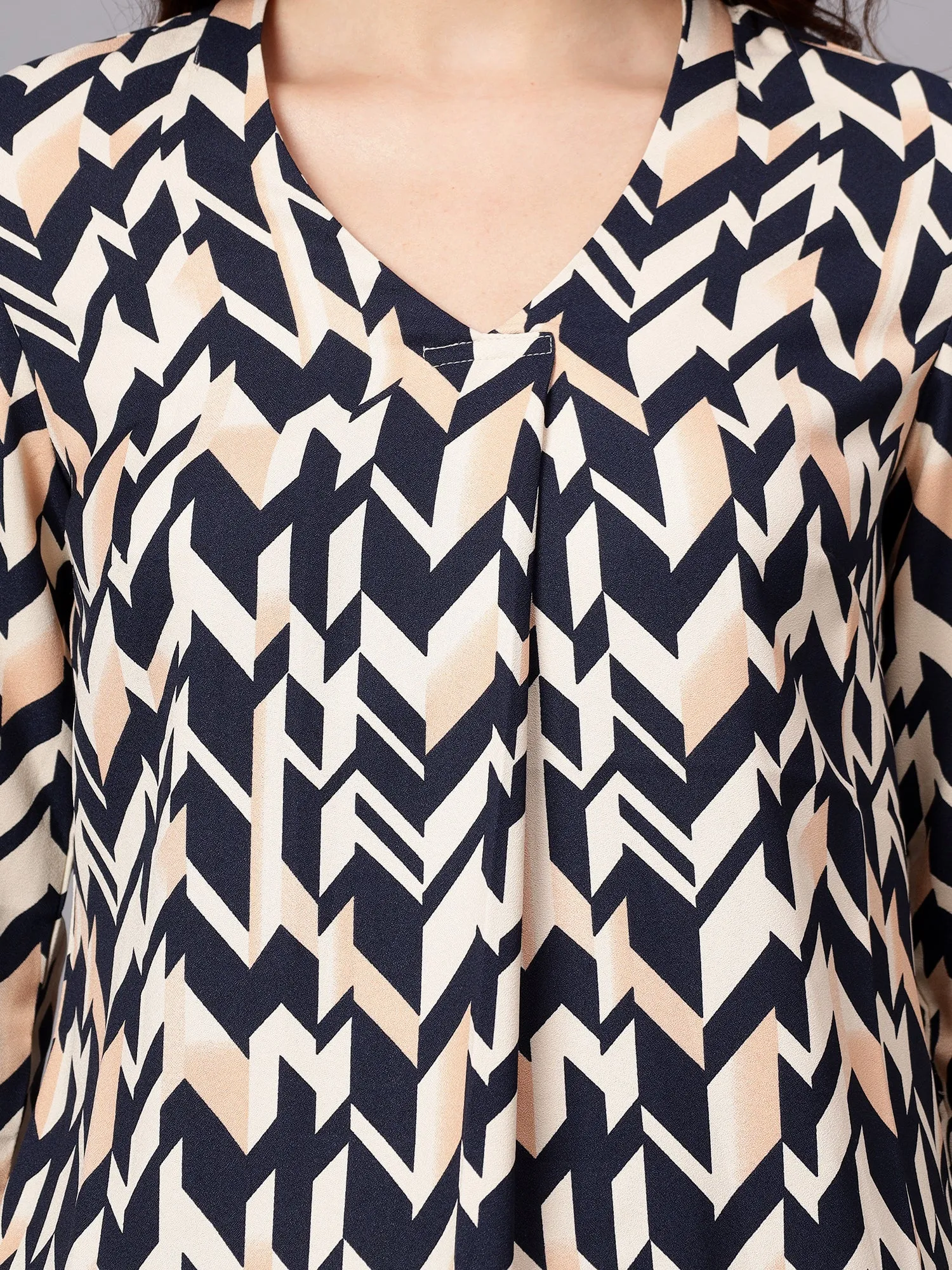 Women's Mulicolor Geometric Print Casual Top